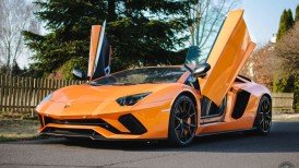 "Czterema kołami przez świat": Lamborghini Aventador