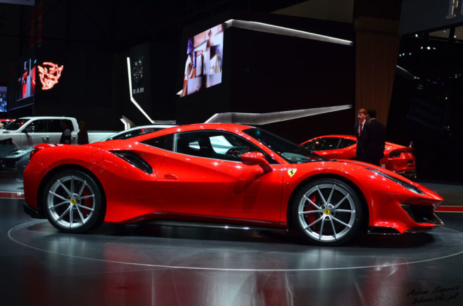 Premiera Ferrari na portalu o motoryzacji