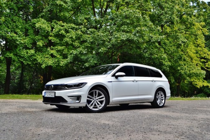 volkswagen_passat_variant_gte_test_11-768x512