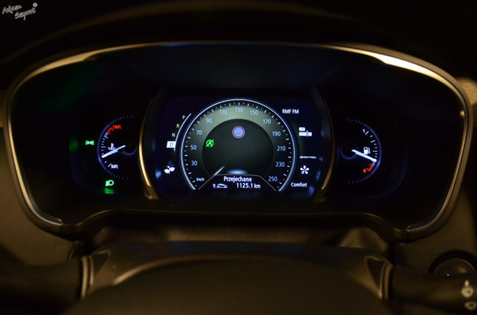 Zegary testowanego Renault Talisman, najlepszy blog motoryzacyjny, strona o samochodach, testy aut, premiery