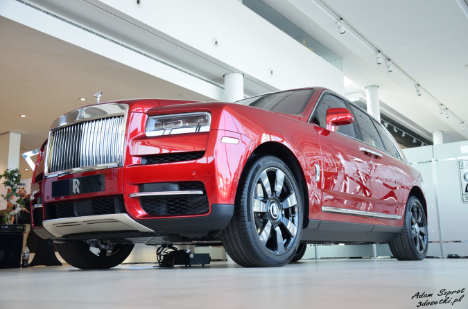 Polska premiera Rolls-Royce Cullinan - widok z przodu