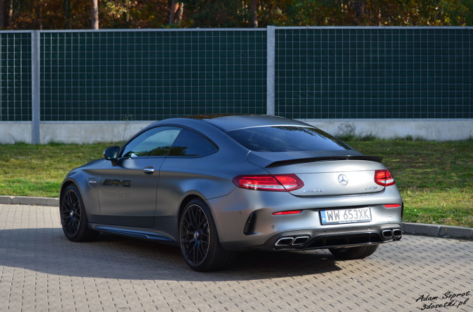 Mercedes-AMG C 63 S Coupé Edition 1 widziany z tyłu
