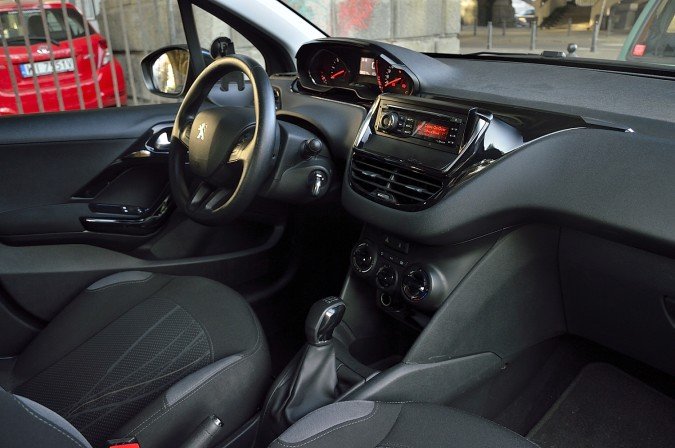 peugeot 208 - wnętrze