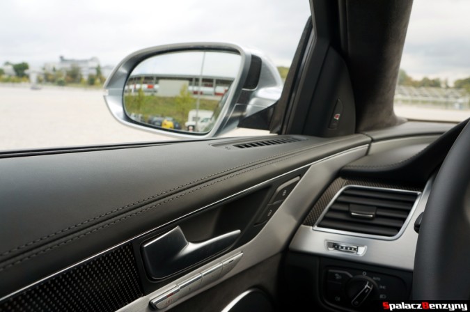 Srebrne aluminiowe lusterka zewnętrzne Audi S8 4.0 TFSI 2015