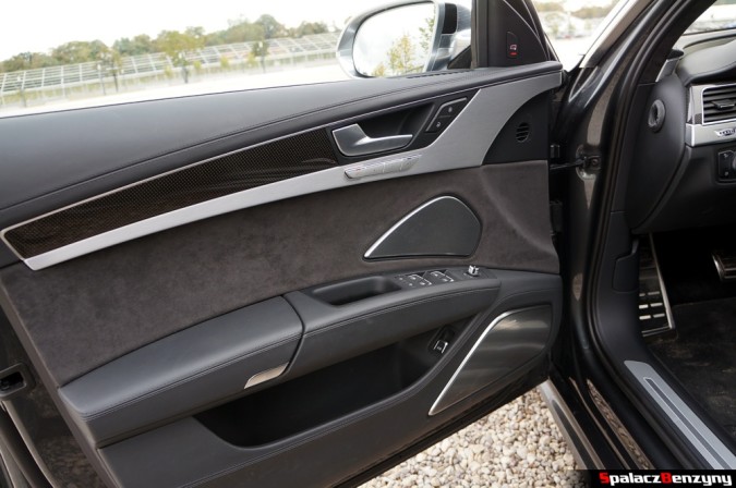 Wnętrze Audi S8 4.0 TFSI 2015
