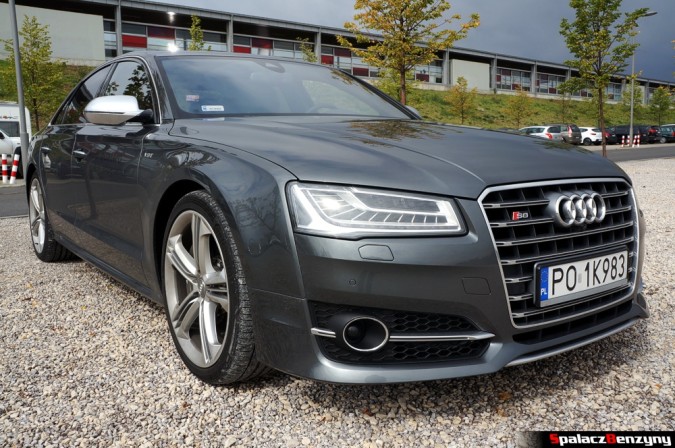 Srebrne lusterka Audi S8 4.0 TFSI 2015