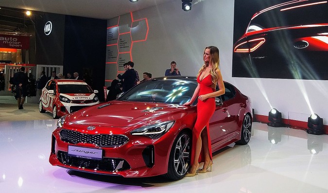 poznań motor show 2017 kia stinger premiera