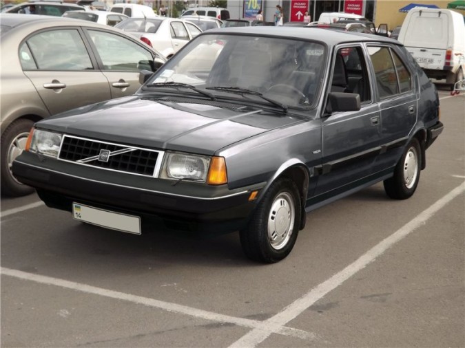www.volvo300mania.com