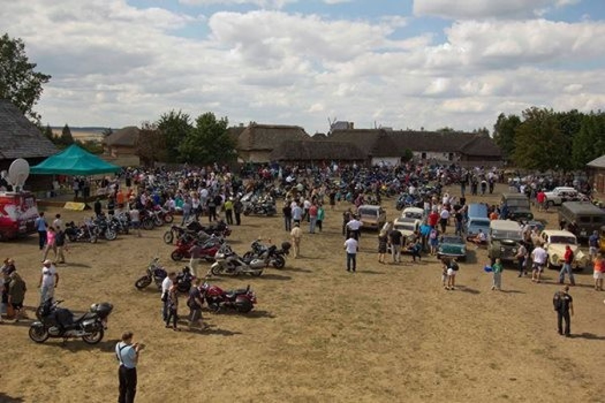 Motopiknik - zlot motocykli SHL i zabytkowych pojazdów