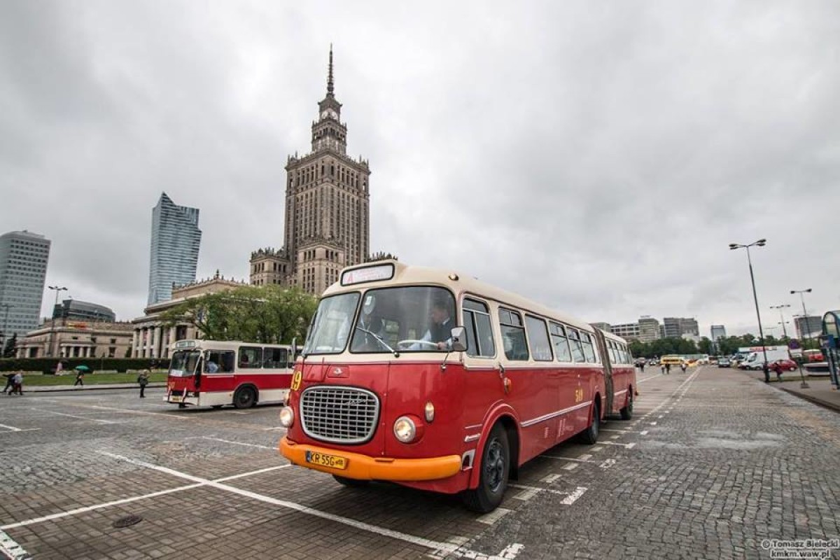 XII Zlot Zabytkowych Autobusów i XIV Warszawska Noc Muzeów