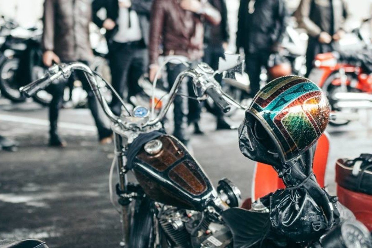 The Distinguished Gentleman's Ride na placu Europejskim