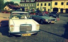 Prezentacja starych mercedesów w Fosie
