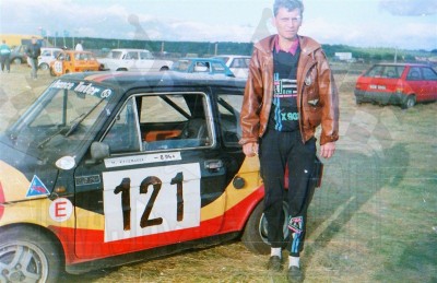 21. Czyżby to był mój samochód wyścigowy. Nie, nigdy nie startowałem w wyścigach.   (To zdjęcie w pełnej rozdzielczości możesz kupić na www.kwa-kwa.pl )