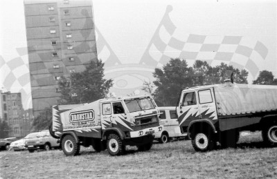 142. Stary przygotowane na rajd Paryż-Dakar.   (To zdjęcie w pełnej rozdzielczości możesz kupić na www.kwa-kwa.pl )