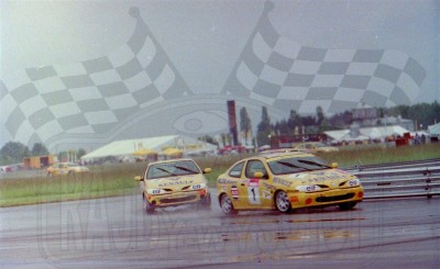 61. Nr.1.Andrzej Dziurka, nr.2.Jakub Golec - Renaulty Megane coupe.   (To zdjęcie w pełnej rozdzielczości możesz kupić na www.kwa-kwa.pl )