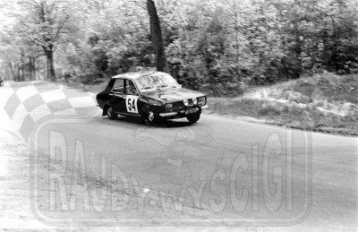 Jacek Kotowski i Krzysztof Burzyński - Renault 12 TL. To zdjęcie w pełnej rozdzielczości możesz kupić na http://kwa-kwa.pl