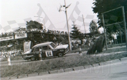 74. Andrzej Chojnacki i Dariusz Płudowski - FSO 1500.   (To zdjęcie w pełnej rozdzielczości możesz kupić na www.kwa-kwa.pl )