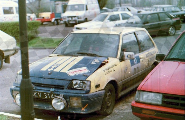 87. Suzuki Swift GTi 16V załogi Dariusz Wirkijowski i Jarosław Kleka.   (To zdjęcie w pełnej rozdzielczości możesz kupić na www.kwa-kwa.pl )