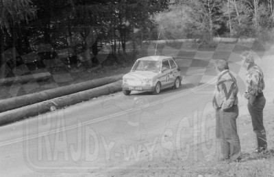 34. Krzysztof Koczur i Tadeusz Gasiński - Polski Fiat 126p.   (To zdjęcie w pełnej rozdzielczości możesz kupić na www.kwa-kwa.pl )