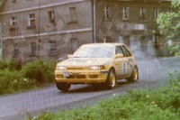 90. Mikael Sundstrom i Jakke Honkanen - Mazda 323 Familia Turbo 4wd.   (To zdjęcie w pełnej rozdzielczości możesz kupić na www.kwa-kwa.pl )