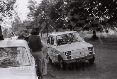 3. Kobieca załoga - Polski Fiat 126p.  (To zdjęcie w pełnej rozdzielczości możesz kupić na www.kwa-kwa.pl )