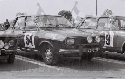 Jacek Kotowski i Krzysztof Burzyński - Renault 12 TL. To zdjęcie w pełnej rozdzielczości możesz kupić na http://kwa-kwa.pl