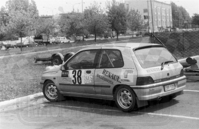 9. Renault Clio 16V belgijskiej załogi Gerard de Boeck i Frans Bogemans.   (To zdjęcie w pełnej rozdzielczości możesz kupić na www.kwa-kwa.pl )