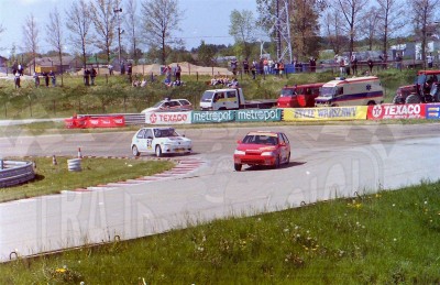 8. M.Szewczyk - Suzuki Swift GTi i Krystian Onyśko - Peugeot 106 XSi  (To zdjęcie w pełnej rozdzielczości możesz kupić na www.kwa-kwa.pl )
