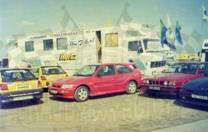 5. Parking Pucharu Forda Fiesta.   (To zdjęcie w pełnej rozdzielczości możesz kupić na www.kwa-kwa.pl )