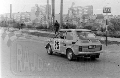 Jerzy Werner i Bogumił Żelaziński - Polski Fiat 126p. To zdjęcie w pełnej rozdzielczości możesz kupić na http://kwa-kwa.pl