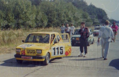 12. Arkadiusz Walus - Polski Fiat 126p.   (To zdjęcie w pełnej rozdzielczości możesz kupić na www.kwa-kwa.pl )