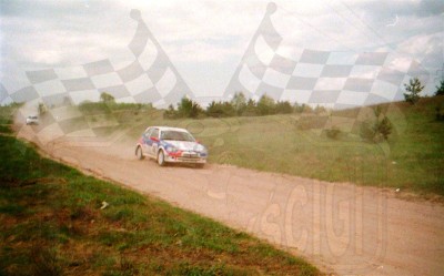 4. Damian Gielata i Przemysław Bosek - Peugeot 106 Rallye.   (To zdjęcie w pełnej rozdzielczości możesz kupić na www.kwa-kwa.pl )
