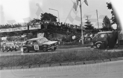 66. Nr.64.Andrzej Chojnacki i Dariusz Płudowski - FSO 1500,nr.69.Marek Gieruszczak i Maciej Maciejewski - Polski Fiat 126p.   (To zdjęcie w pełnej rozdzielczości możesz kupić na www.kwa-kwa.pl )