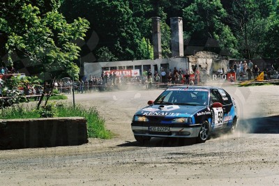 73. Tomasz Świniarski i Robert Sentowski - Renault 19 16V  (To zdjęcie w pełnej rozdzielczości możesz kupić na www.kwa-kwa.pl )