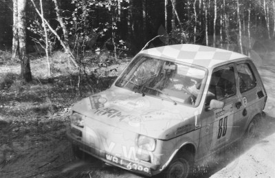 30. Jan Hamera i M.Grabowski - Polski Fiat 126p.   (To zdjęcie w pełnej rozdzielczości możesz kupić na www.kwa-kwa.pl )