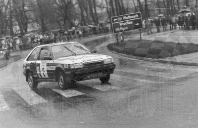 4. Marian Bublewicz i Jacek Wypych - Mazda 323 Turbo 4wd.   (To zdjęcie w pełnej rozdzielczości możesz kupić na www.kwa-kwa.pl )