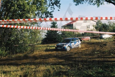 36. Stefan Karnabal i Tomasz Pędzikiewicz - Renault Clio  (To zdjęcie w pełnej rozdzielczości możesz kupić na www.kwa-kwa.pl )