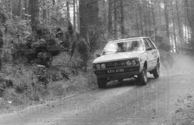 100. Ryszard Trzciński i Maciej Hołuj - Polonez 1600C.   (To zdjęcie w pełnej rozdzielczości możesz kupić na www.kwa-kwa.pl )