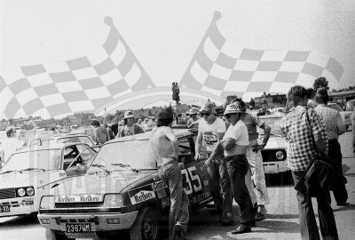 Renault 5 - Jerzy Landsberg i Andrzej Niewiadomski. To zdjęcie w pełnej rozdzielczości możesz kupić na http://kwa-kwa.pl