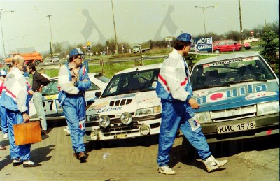4. Nissan Sunny GTiR załogi Piotr Kufrej i Maciej Hołuj.   (To zdjęcie w pełnej rozdzielczości możesz kupić na www.kwa-kwa.pl )