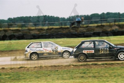 34. Nr.208.Mikołaj Kasiborski - Ford Fiesta, nr.218.Piotr Trzciński - Suzuki Swift  (To zdjęcie w pełnej rozdzielczości możesz kupić na www.kwa-kwa.pl )