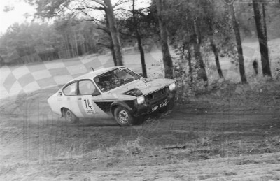 61. Bogdan Ludwiczak i Sławomir Chmielewski - Opel Kadett GTE.   (To zdjęcie w pełnej rozdzielczości możesz kupić na www.kwa-kwa.pl )