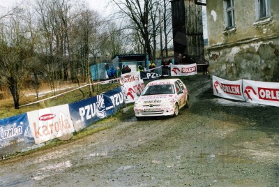 42. Marcin Majcher i Daniel Leśniak - Peugeot 106 Rallye  (To zdjęcie w pełnej rozdzielczości możesz kupić na www.kwa-kwa.pl )