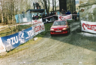 33. Adam Kopcych i Mirosław Ciunel - Peugeot 106 Rallye  (To zdjęcie w pełnej rozdzielczości możesz kupić na www.kwa-kwa.pl )
