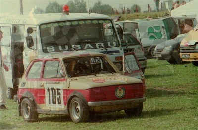 3. Polski Fiat 126p Andrzeja Stachurskiego po dachowaniu.   (To zdjęcie w pełnej rozdzielczości możesz kupić na www.kwa-kwa.pl )