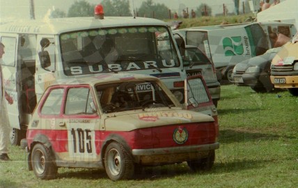 3. Polski Fiat 126p Andrzeja Stachurskiego po dachowaniu.   (To zdjęcie w pełnej rozdzielczości możesz kupić na www.kwa-kwa.pl )