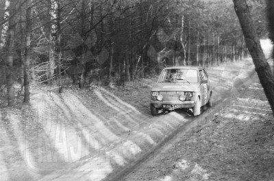 67. Wojciech Bogusławski i Andrzej Wyrożemski - Polski Fiat 126p.   (To zdjęcie w pełnej rozdzielczości możesz kupić na www.kwa-kwa.pl )