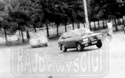 33. Grzegorz Cieplak - Fiat 128 Sport Coupe 3 porte  (To zdjęcie w pełnej rozdzielczości możesz kupić na www.kwa-kwa.pl )