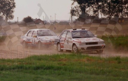 67. Nr.12.Krzysztof Studziński - Mitsubishi Galant VR4, nr.13.Jacek Ptaszek - Ford Sierra Saphire Cosworth.   (To zdjęcie w pełnej rozdzielczości możesz kupić na www.kwa-kwa.pl )