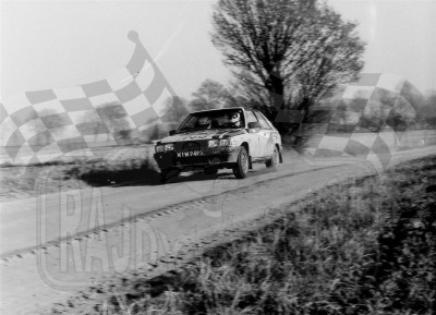 118. Andrzej Koper i Krzysztof Gęborys - Renault 11 Turbo  (To zdjęcie w pełnej rozdzielczości możesz kupić na www.kwa-kwa.pl )